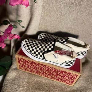 Vans Classic Slip-On Platform Checker - Black & White youth 6 women’s 7.5